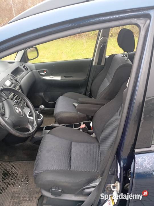 Toyota Corolla Verso 2004 D4D 20 clima Chodzież