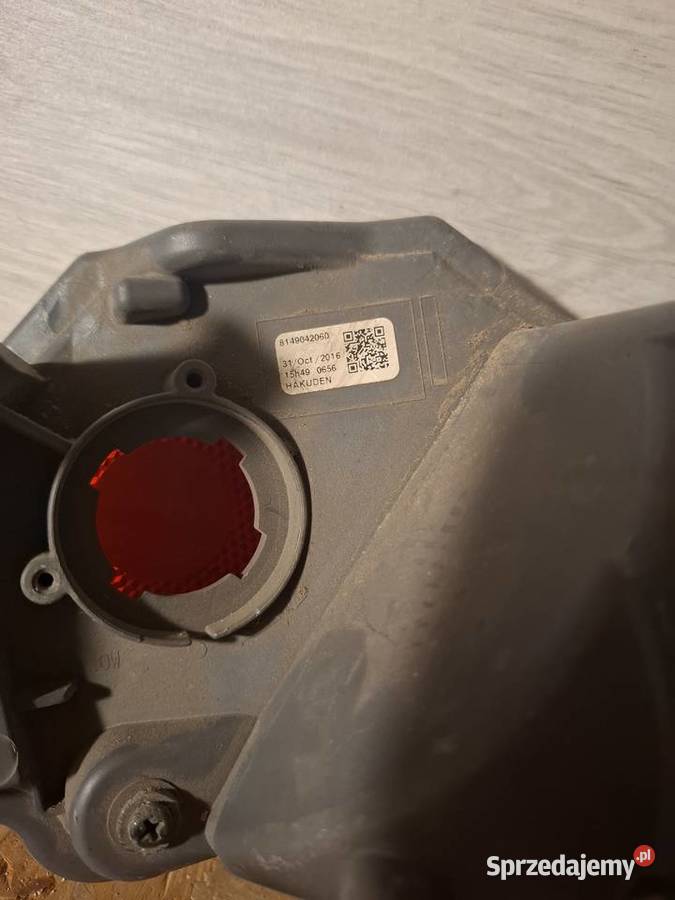 TOYOTA RAV4 IV LIFT LAMPA PRZECIWMGIELNA LEWA Wrocław