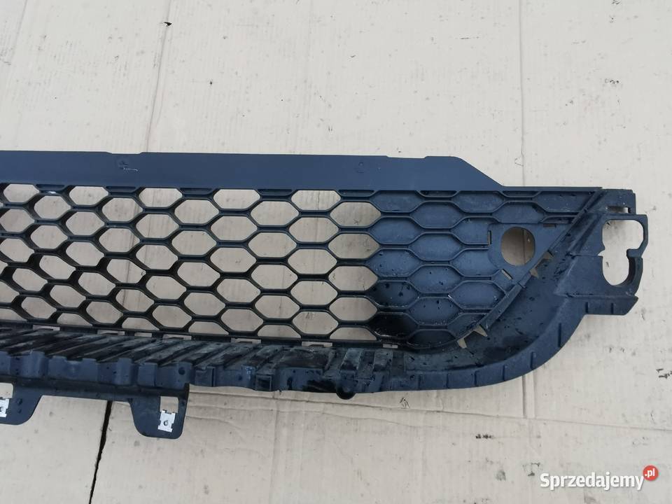 Środkowa kratka zderzaka przód iveco Daily 14 Rok produkcji 2017 Sieraków