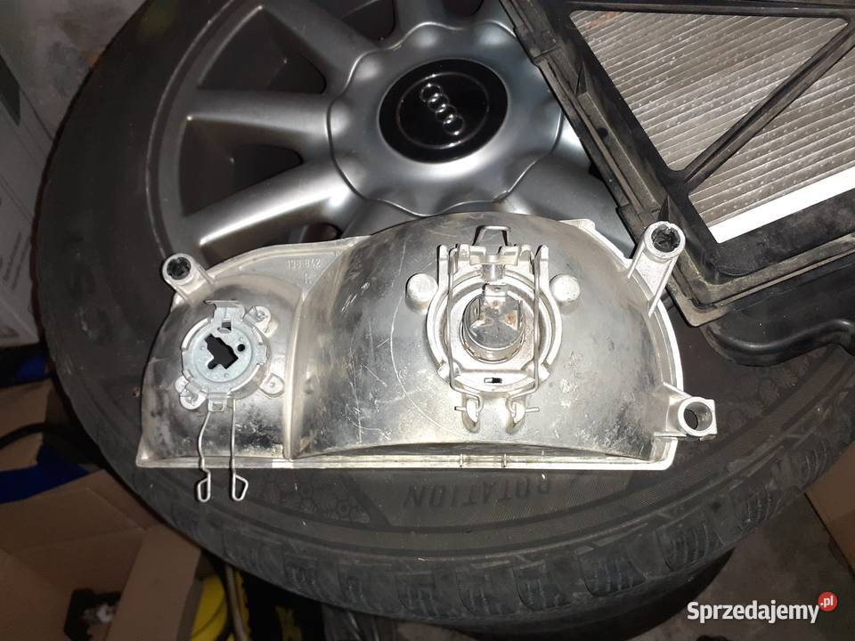 Audi 80 b4 odblysnik lampa zespolona Czosnów