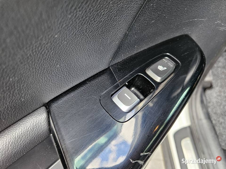 Kia Sportage Mały Przebieg Bogate Wyposażenie 116KM sprzedam