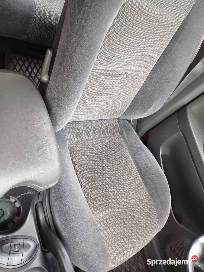 Hyundai Santa Fe fotele kanapa Rok produkcji 2002 wielkopolskie Nowy Tomyśl sprzedam