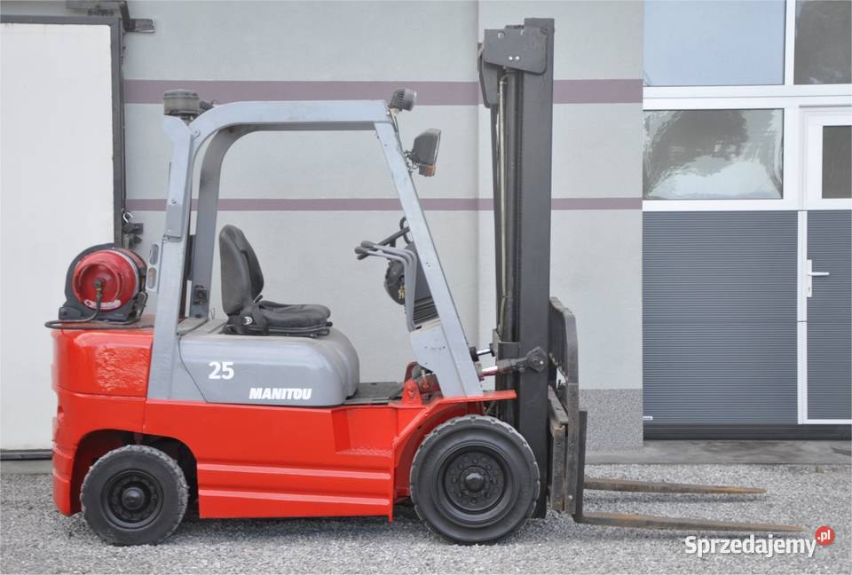 Wózek widłowy Manitou CG25P Lpg 25T 2010r świętokrzyskie Sandomierz