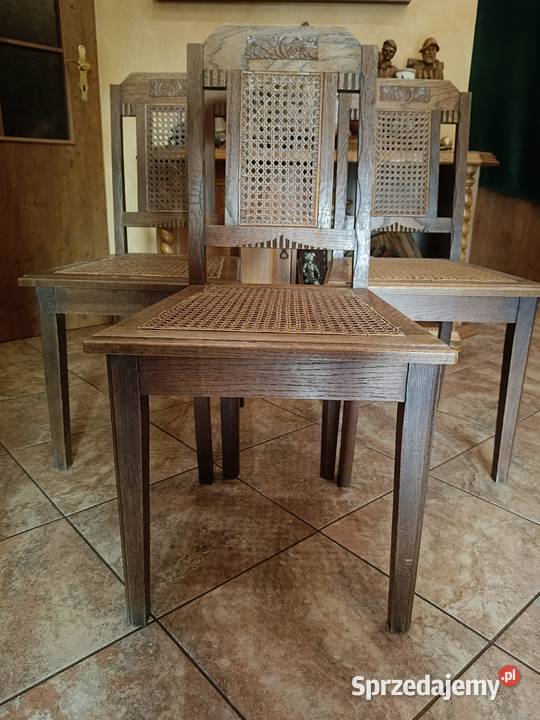 Stare drewniane krzesła rzeźbione z rafią Lipno sprzedam