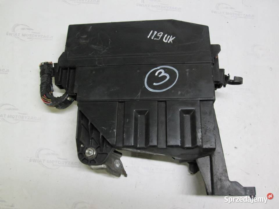 LEXUS IS II 22 D 08r skrzynka bezpieczników