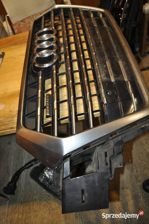 AUDI Q7 II 2015 GRILL ATRAPA 4M0853651F osobowe Atrapy Sierakowice