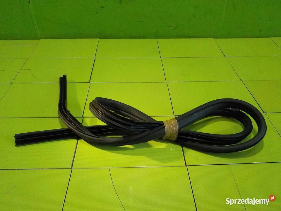 FORD KUGA MK1 10r uszczelka drzwi prawa przod Suków sprzedam