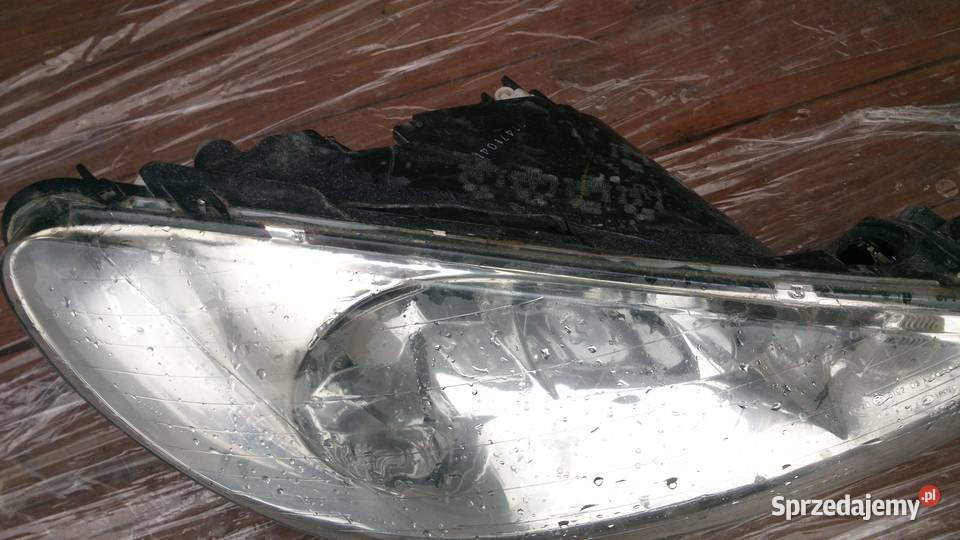 Lampa przednia prawa Peugeot Lisia Góra