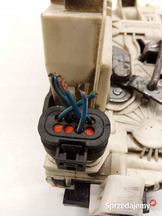 ZAMEK DRZWI TYŁ PRAWY W906 A9067400835