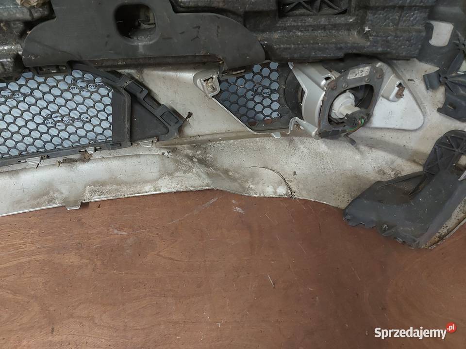 MERCEDES W204 zderzak przód A2048850316 osobowe świętokrzyskie Kielce