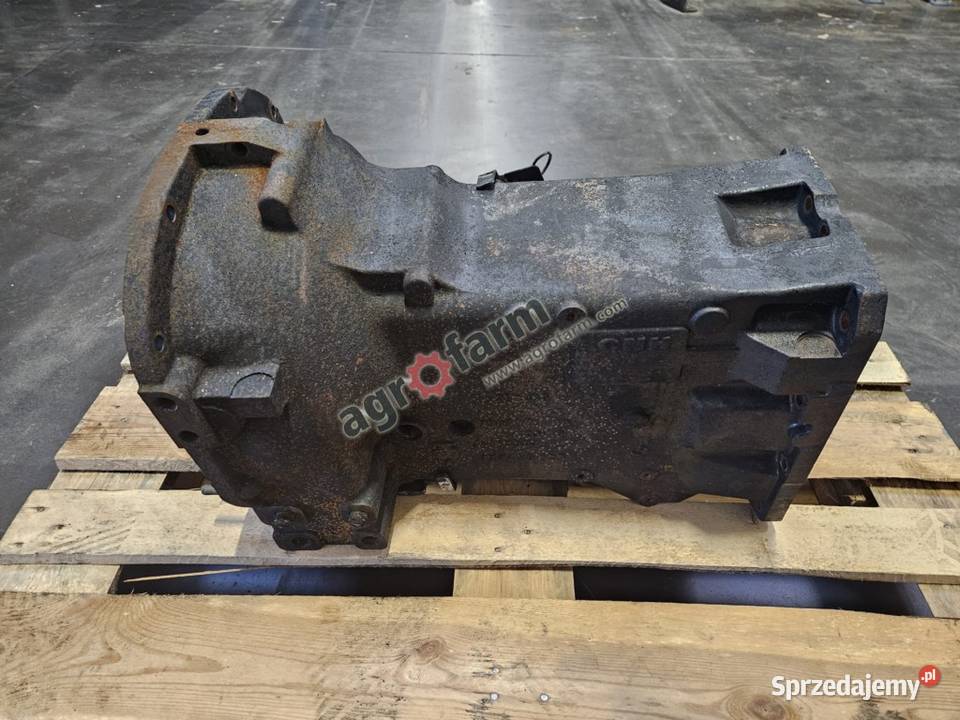 Obudowa skrzyni biegów Holland T490N T4100F Byków
