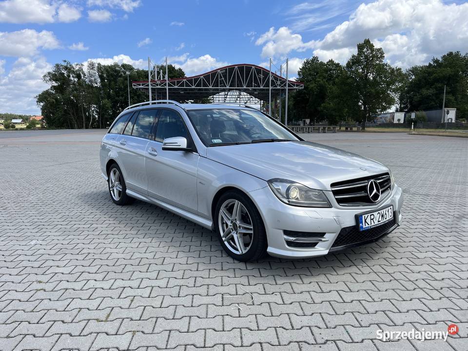 Mercedes C300 4Matic AMG wyposażenie Avantgarde nieuszkodzony Huta Komorowska