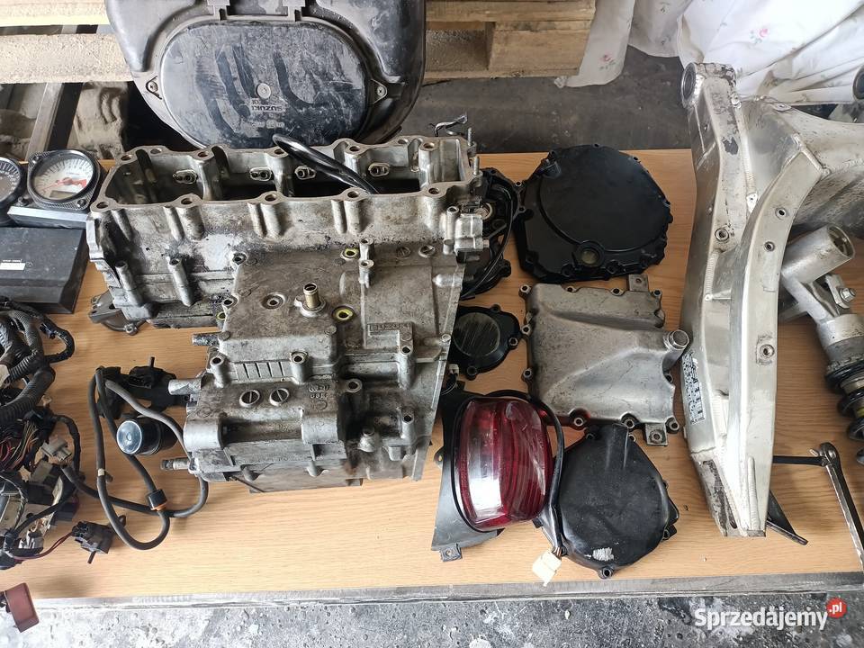 GSXR GSXR SRAD 99 części blok silnika alternator sprzedam