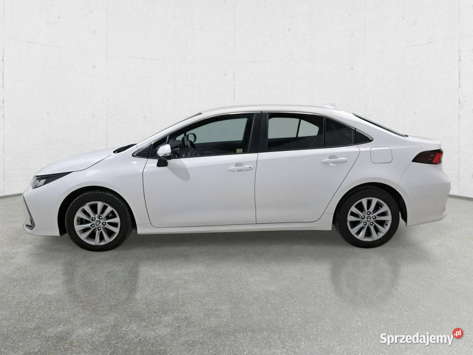 Toyota Corolla Seria E16 2012 hybryda Corolla Komorniki