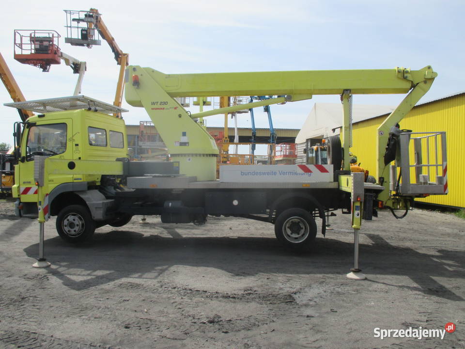 Podnośnik koszowy Wumag WT230 na samochodzie Pleszew
