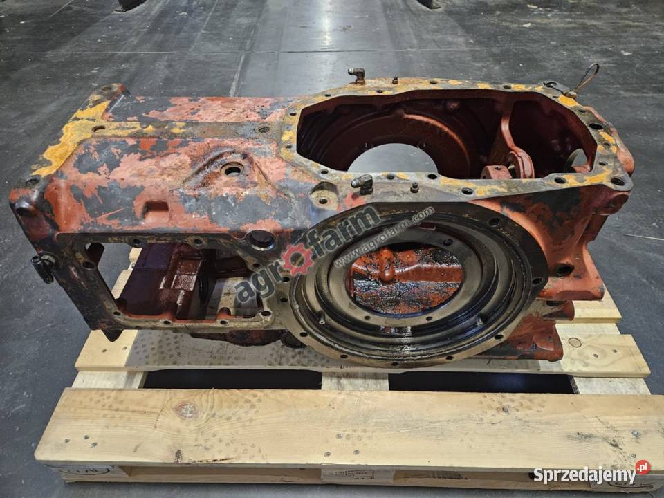 Obudowa tylnego mostu Massey Ferguson 6180 6170 Byków