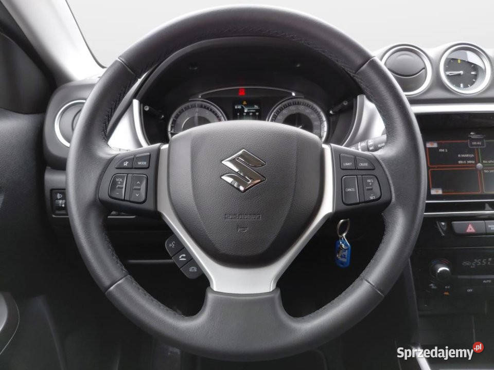 SUZUKI Vitara 2018r Salon dwa kpl opon FV23 Warszawa