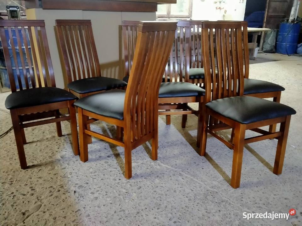 Piękne nowoczesne krzesła bukowe