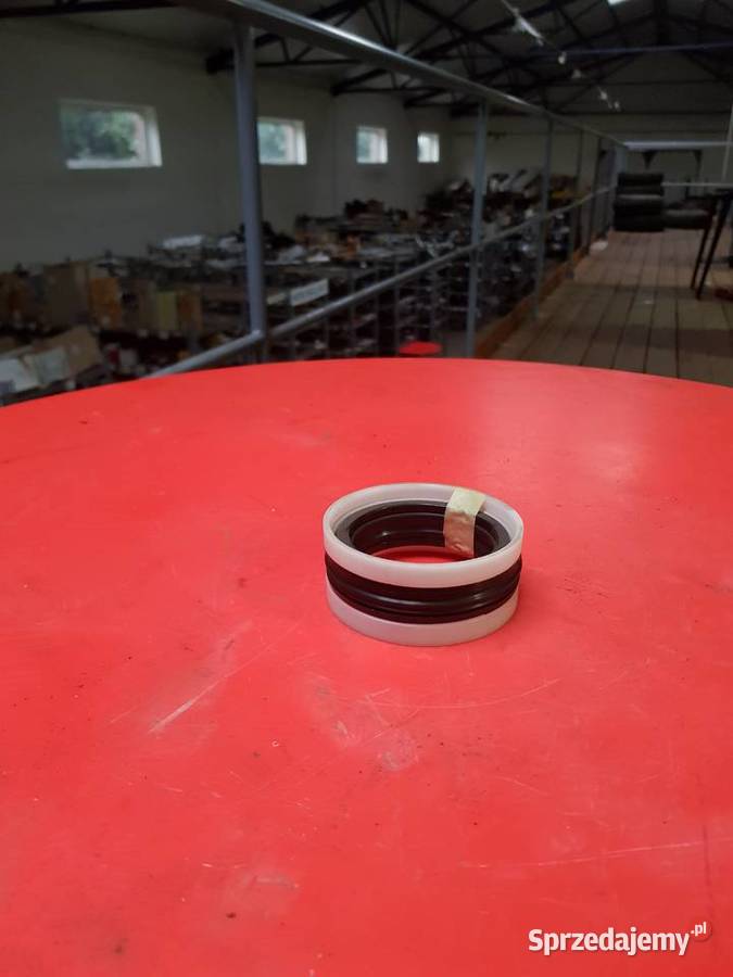 Pierścień siłownika skrętu PRONAR Do pras i owijarek Sulechów sprzedam