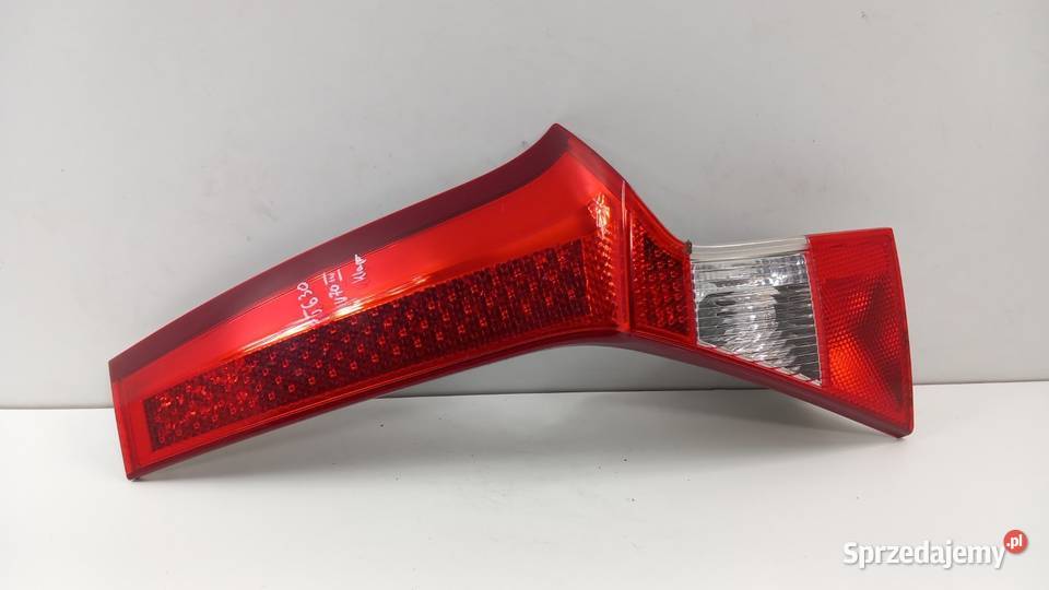 VOLVO V70 III KOMBI LAMPA TYŁ PRAWA W KLAPĘ osobowe wielkopolskie