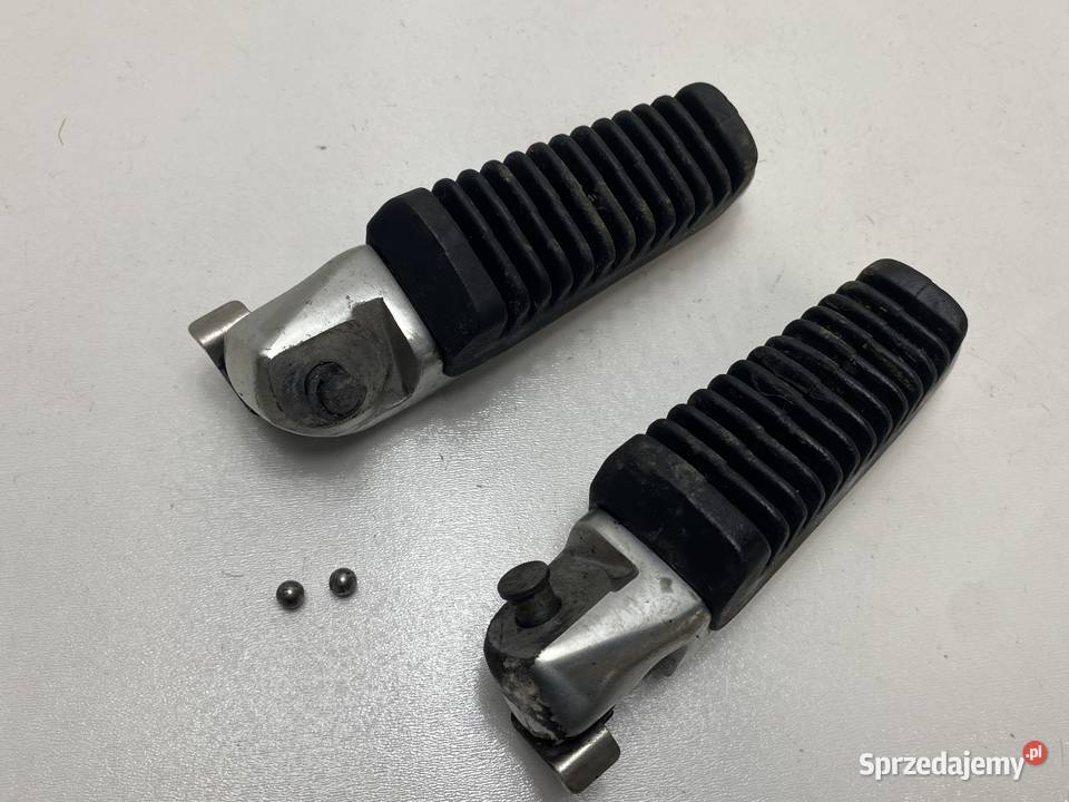 SUZUKI SIXTEEN UX125 PODNÓŻKI PASAŻERA STOPKA Części i akcesoria motocyklowe Siedlce