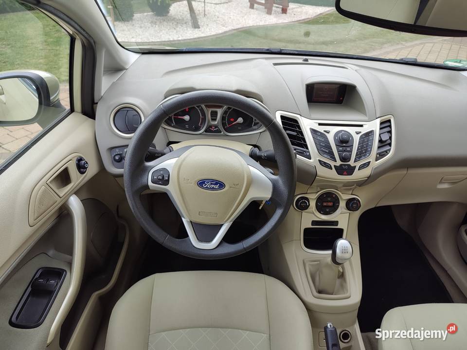 Ford Fiesta MK7 125 Benzyna Ghia Titanum Jasne garażowany