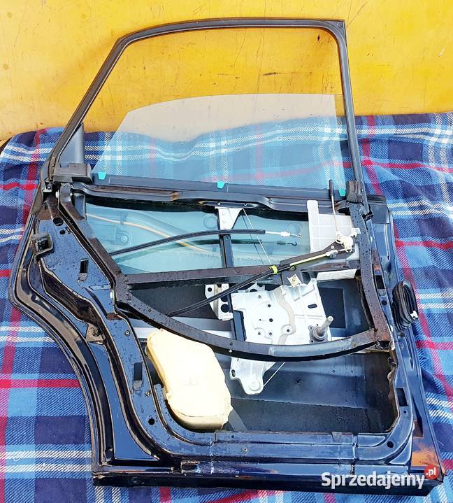 AUDI A4 B5 DRZWI LEWY TYŁ IDEALNE KOLOR LZ5L Radom sprzedam