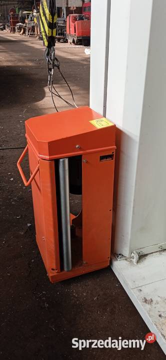 Półautomatyczna owijarka do palet z dociskiem Łódź