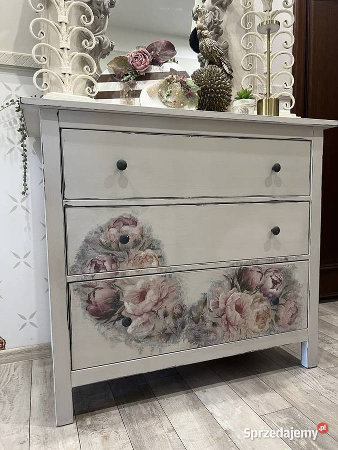 Komoda drewniana z szufladami Żary