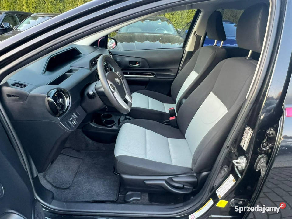 Toyota Prius PRIUS C 15 Hybryda IV 20152023 Baranowo sprzedam