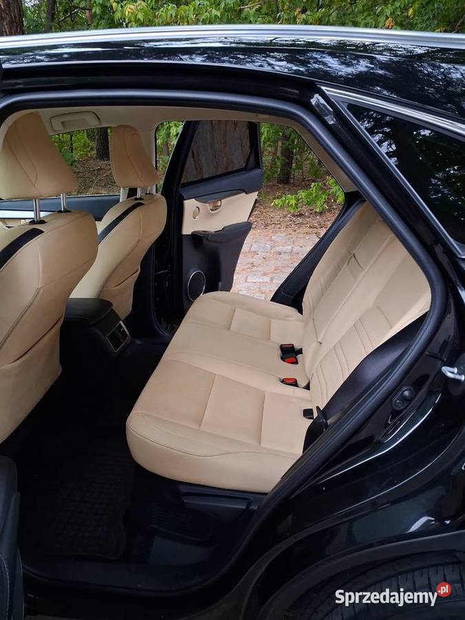 Lexus NX czarny na gwarancji salonu LEXUS Warszawa