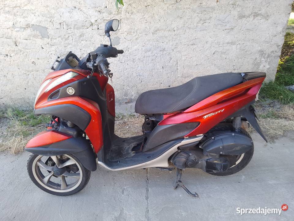 Boczek bok lewy Yamaha Tricity 125 14r części Sandomierz