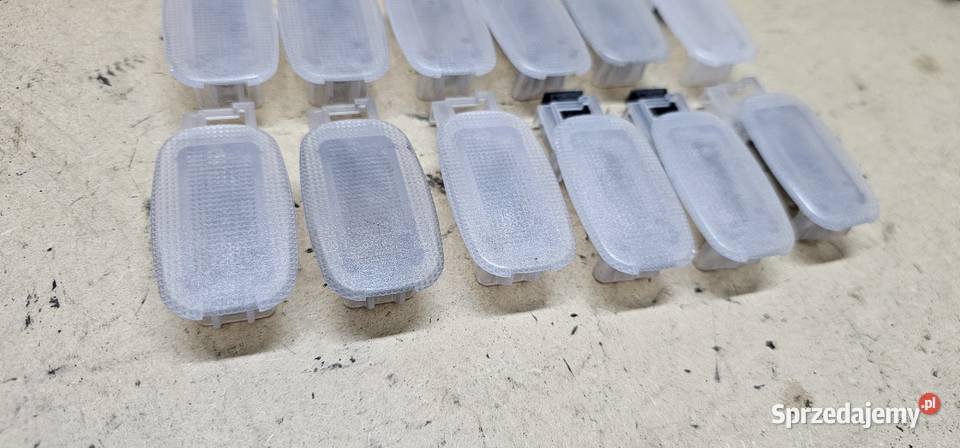 Lampka kabiny mercedes w211 2118203801 Rok produkcji 2001 Zbąszyń