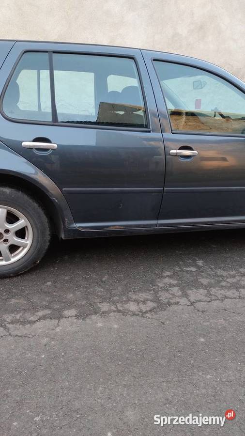 Volkswagen Golf 16dm3 105 2001r benzyna Świdnica sprzedam