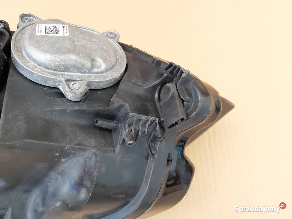 VW SPORTSVAN LIFT REFLEKTOR LEWY LAMPA FULL LED Trzciel