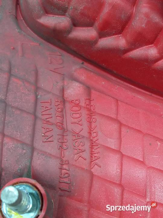 LAMPA TYŁ W KLAPĘ KOMPLET HB 13287977 Mitsubishi osobowe Lampy tylne