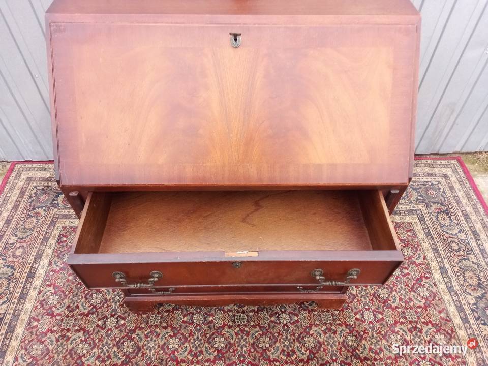 Sekretarzyk sprzedam Borówno