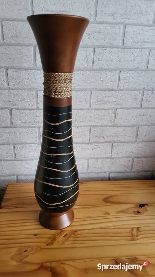 Wazon z egzotycznego drewna