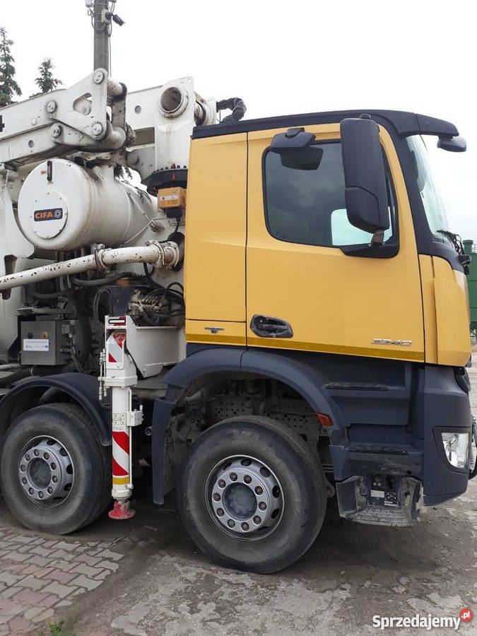 Ciężarówka Mercedes Arocs 3240 8x4 z Lublin sprzedam