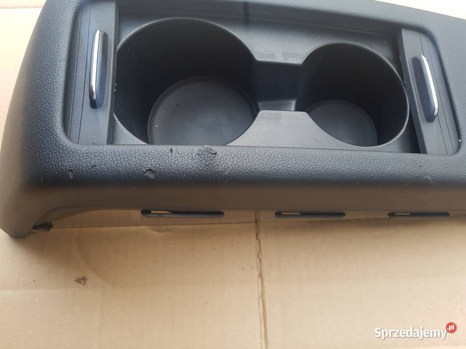 Mercedes E 207 stojak na napoje tył kanapa Gdańsk sprzedam