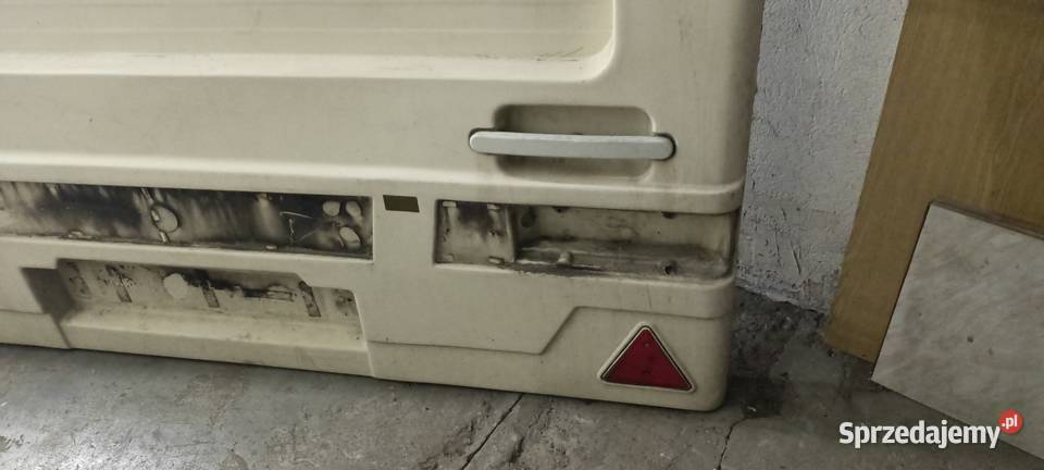 przyczepa kempingowa tył tylna ściana Wyry