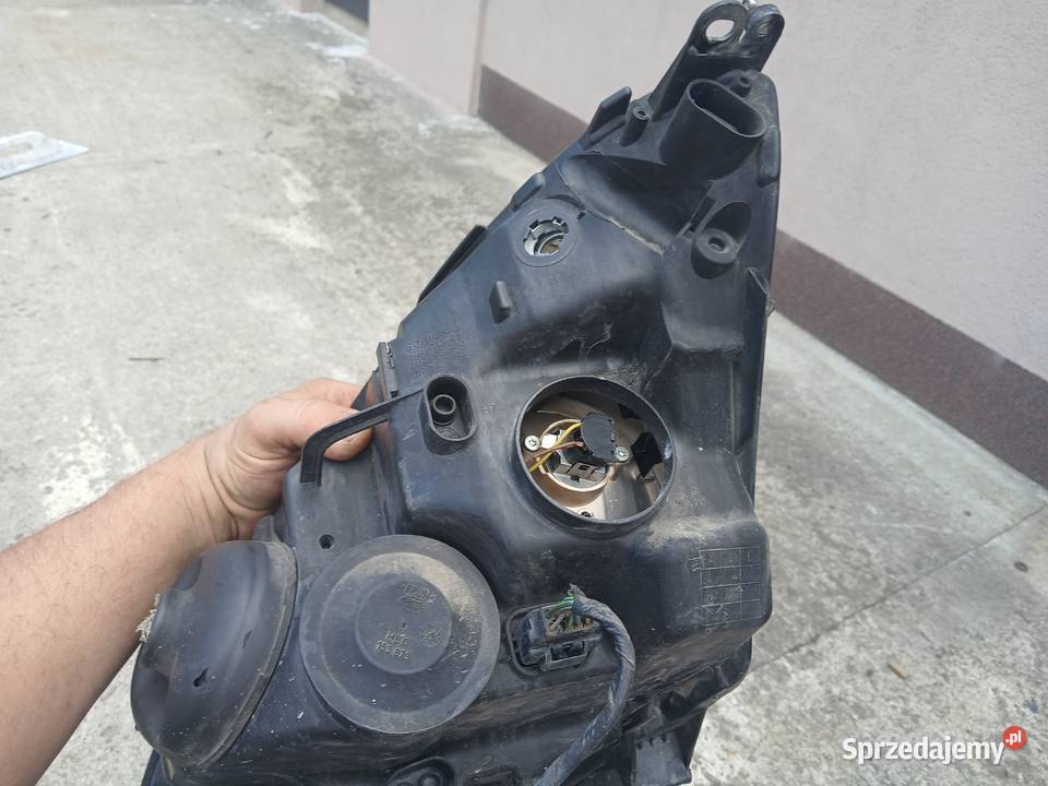 LAMPA PRAWA PRZEDNIA PRAWY PRZÓD CITROEN C4 I sprzedam