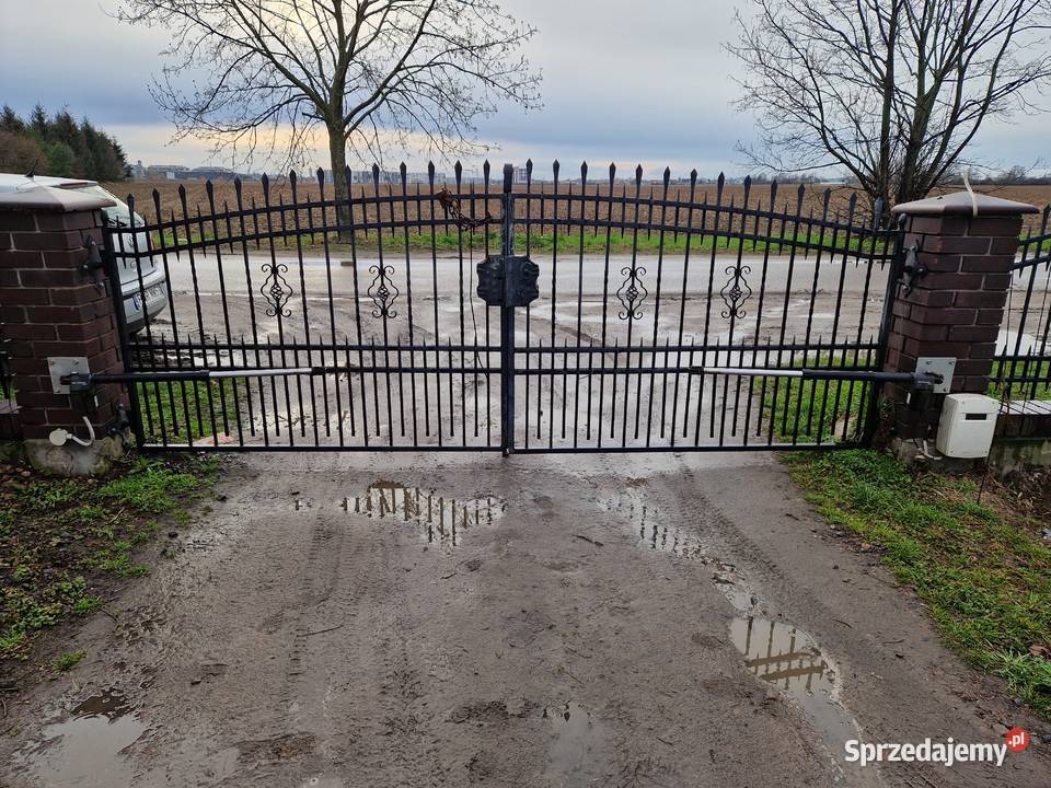 Brama kuta dwuskrzydłowa z napędem 4m Września