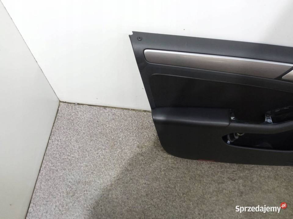 TAPICERKA BOCZEK LEWY PRAWY PRZÓD KPL 5C VW Rok produkcji 2012