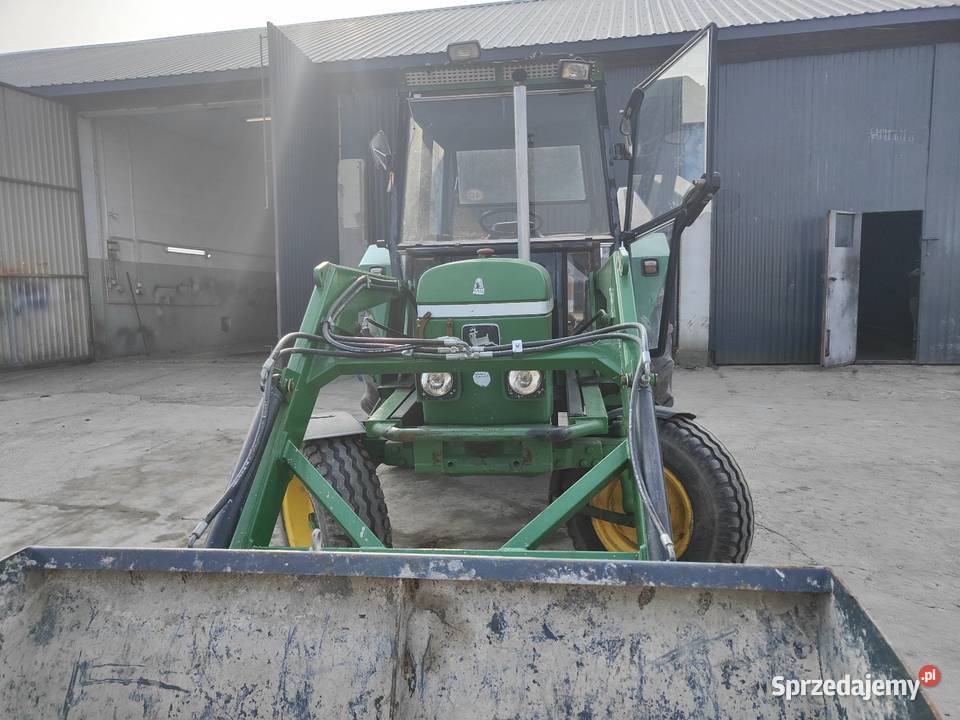 John Deere 2130