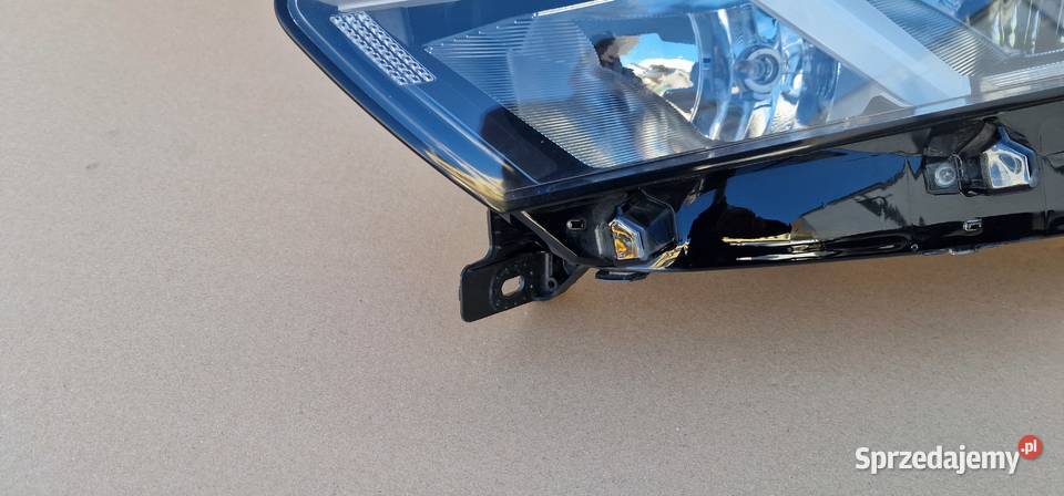DACIA SANDERO III JOGGER LAMPA REFLEKTOR osobowe Bieleń