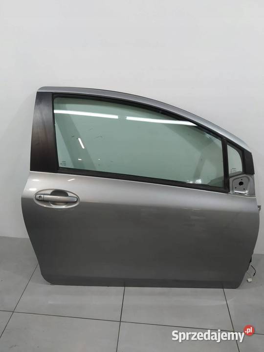 DRZWI PRAWE PRZÓD 1F8 3D Toyota Yaris II Drzwi
