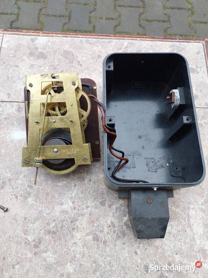 120 Stary zegar mechaniczny sterujący prądem Tczew