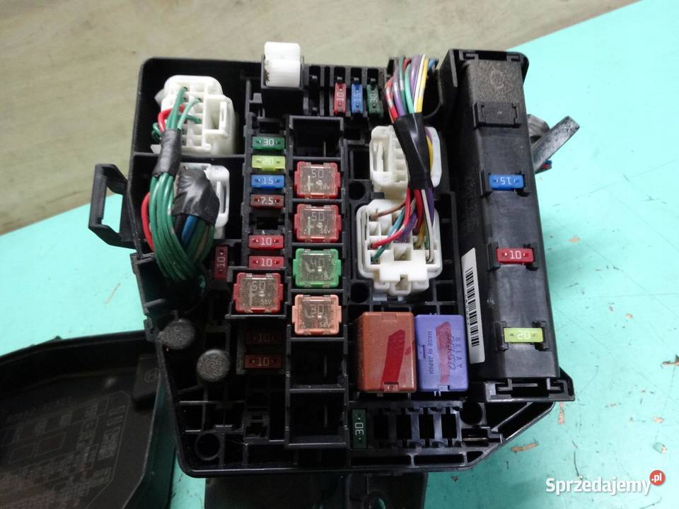 TOYOTA YARIS II LIFT 13 B 09r skrzynka osobowe sprzedam