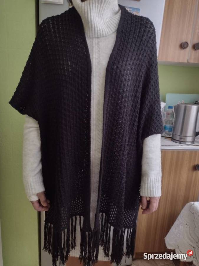 ML Czarne ażurowe ponczo wełniane z Londynu Moda i Styl Kraków